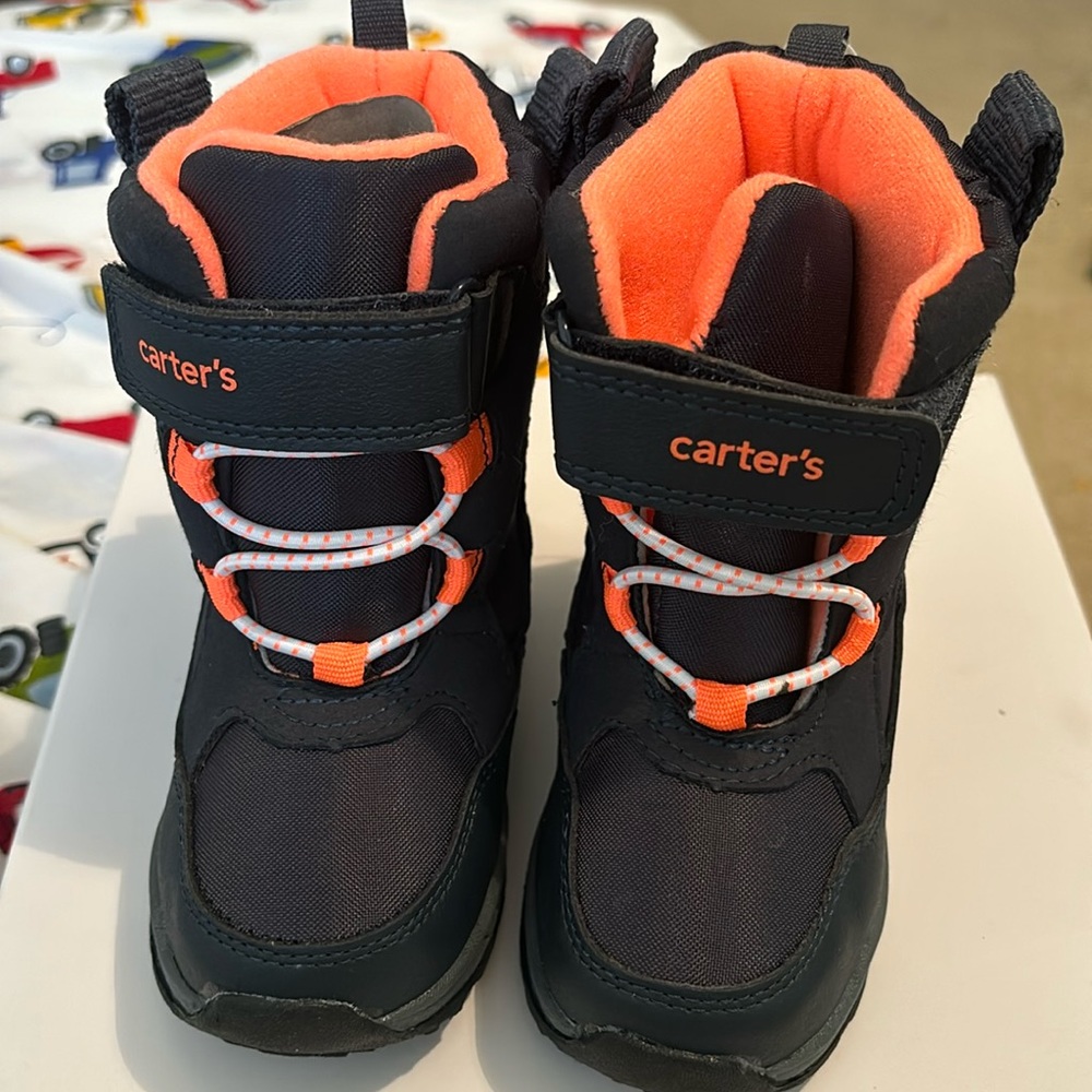 Brand New Never worn size 7 winter boots